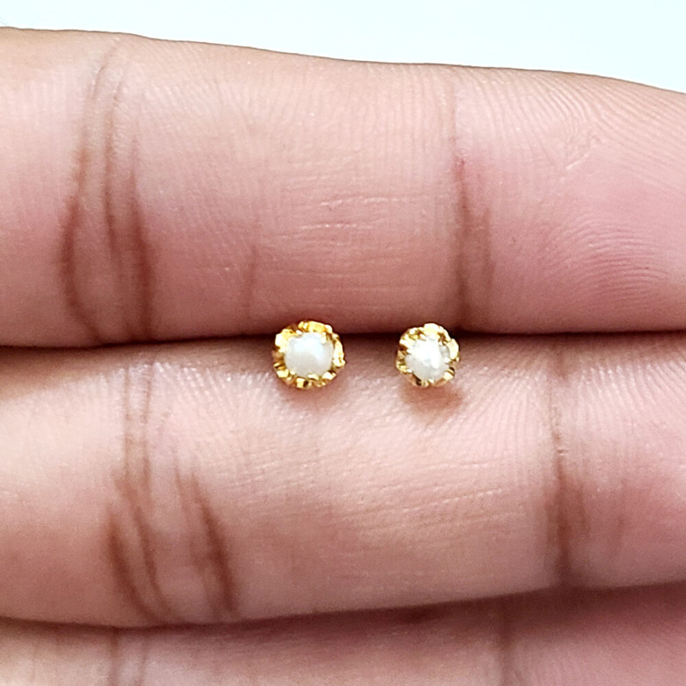 Original Pearl One time gold nosepin 2pieces - Image 2